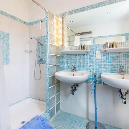 Apartamento Splendid In With A Shared Swimming Pool Pula